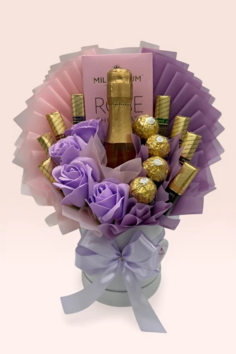 urodzinowy zestaw prezentowy dla niej, box 18 urodziny, prezent dla kobiety, dla świadkowej, w podziękowaniu, kosz prezentowy, prezent imieniny, zestaw dla mamy, prezent dla przyjaciółki