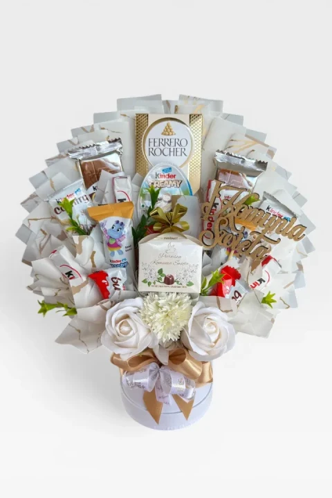 zestaw komunijny dla chłopca, zestaw słodyczy, słodki bukiet, box komunijny, chłopiec, komunia, prezent na komunię. flowerbox, kwiaty mydlane,