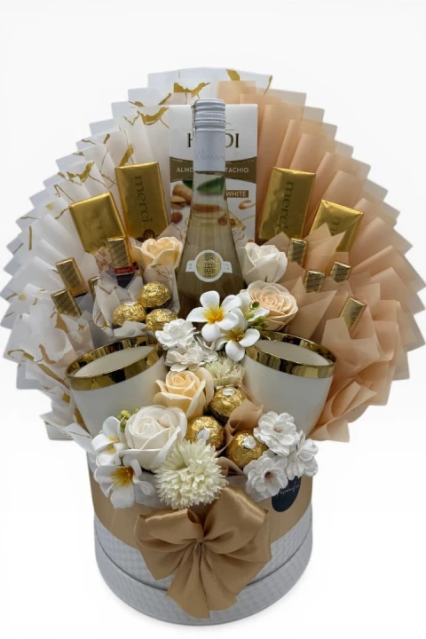 Golden Moments – Luksusowy Box z Winem i Filiżankami , zestaw idealny na podziękowanie rodzicom, dziadkom, chrzestnym, lub jako prezent rocznicowy.