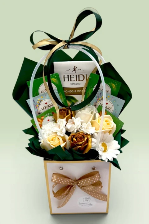 Zielony Koszyczek – Elegancki Koszyk z Herbatami i Czekoladą Heidi