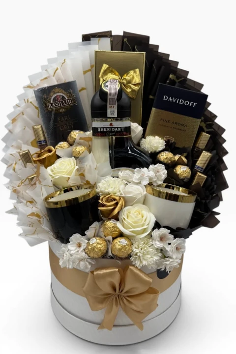 Złote Duo – Ekskluzywny Flower Box z Likierem Sheridan’s i Ceramiką