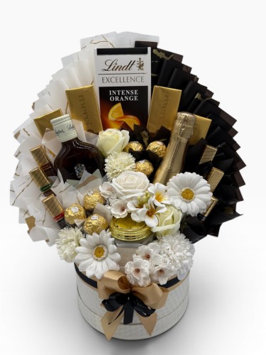 Złoty Duet – Ekskluzywny Box z Ballantine’s, Winem Musującym i Słodyczami