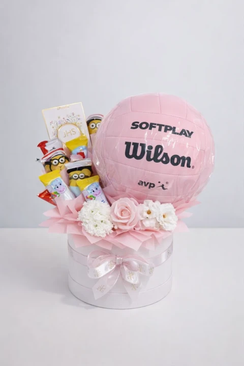 Różowa Siatkówka – Komunijny Flower Box z Piłką Wilson Softplay i Słodyczami